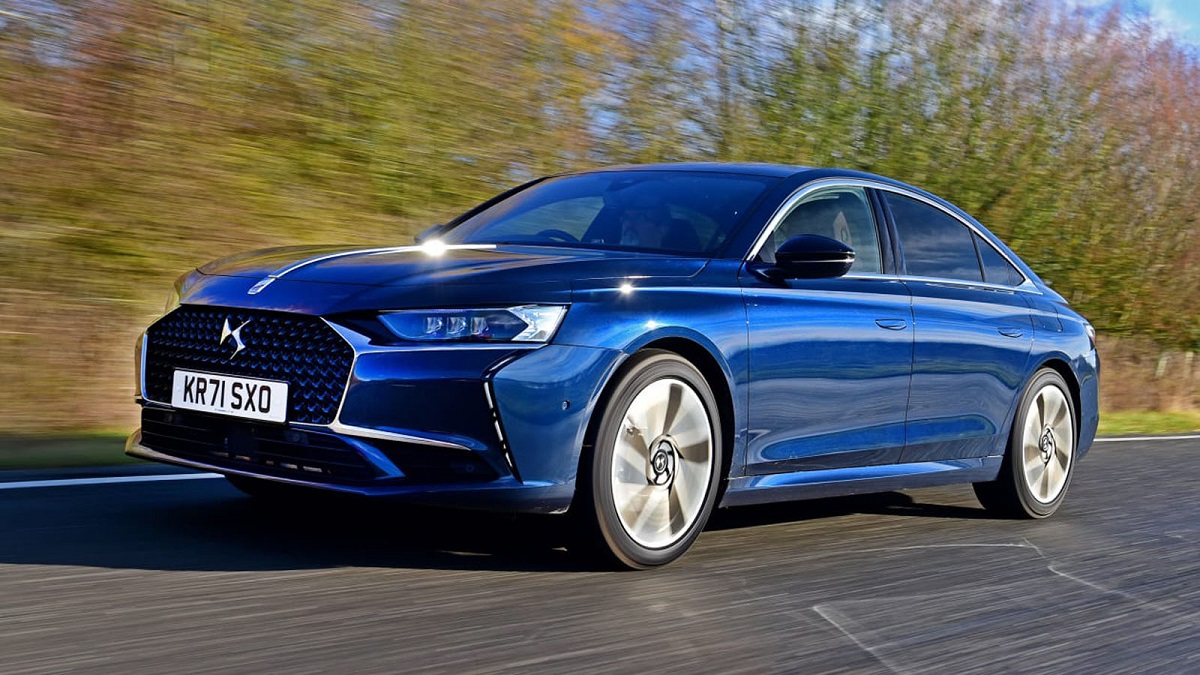 Οδηγούμε τη νέα πολυτελή DS 9