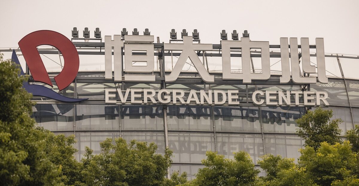 Evergrande © EPA/ALEX PLAVEVSKI