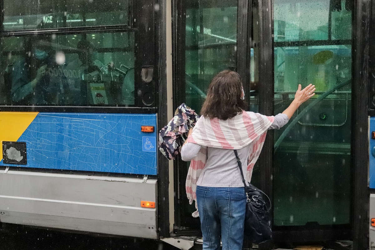 Μετ΄εμποδίων η κυκλοφορία λεωφορείων – Τι ισχύει για μετρό και ΗΣΑΠ