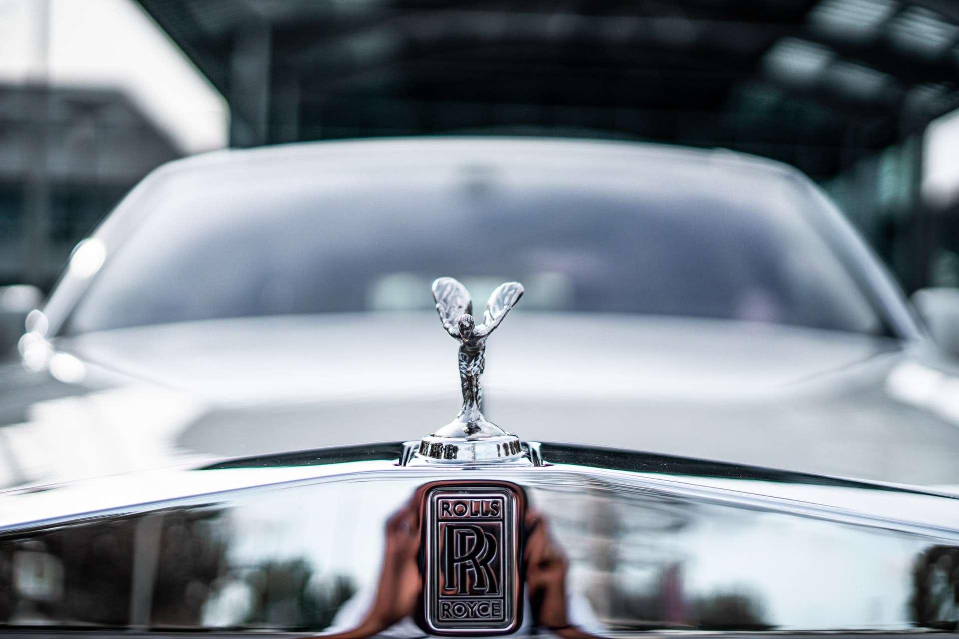 Rolls Royce: Αύξηση 49% στις πωλήσεις οχημάτων – Ρεκόρ 117 χρόνων
