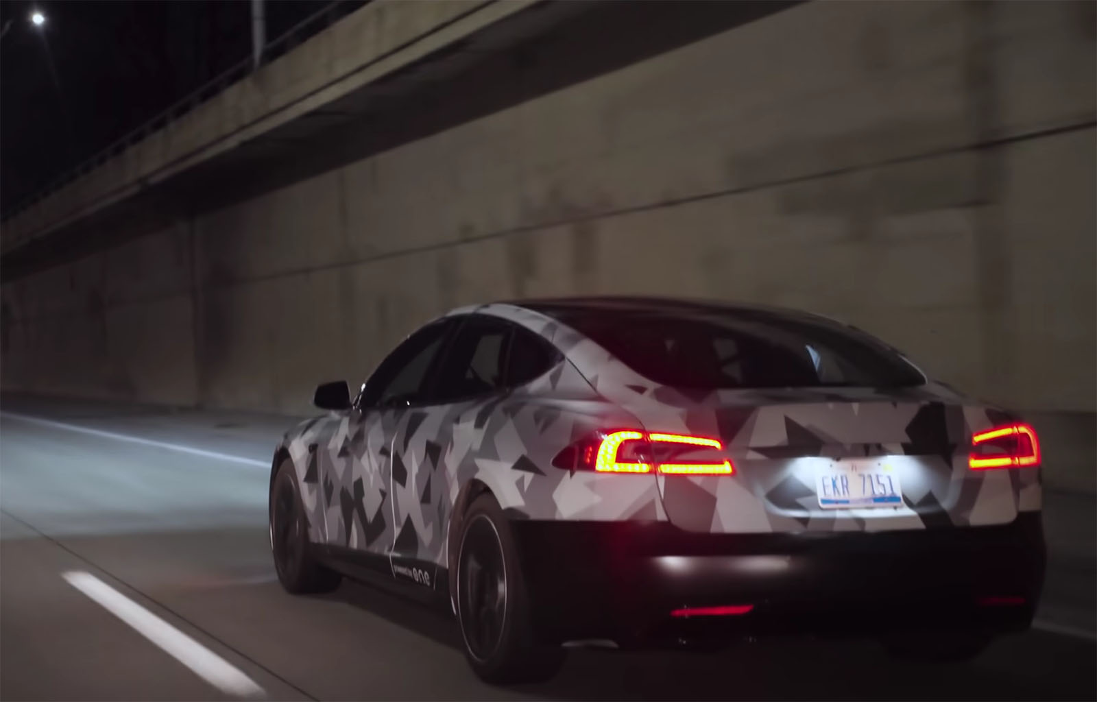 Αυτονομία 1.210 χιλιομέτρων για το Tesla Model S!