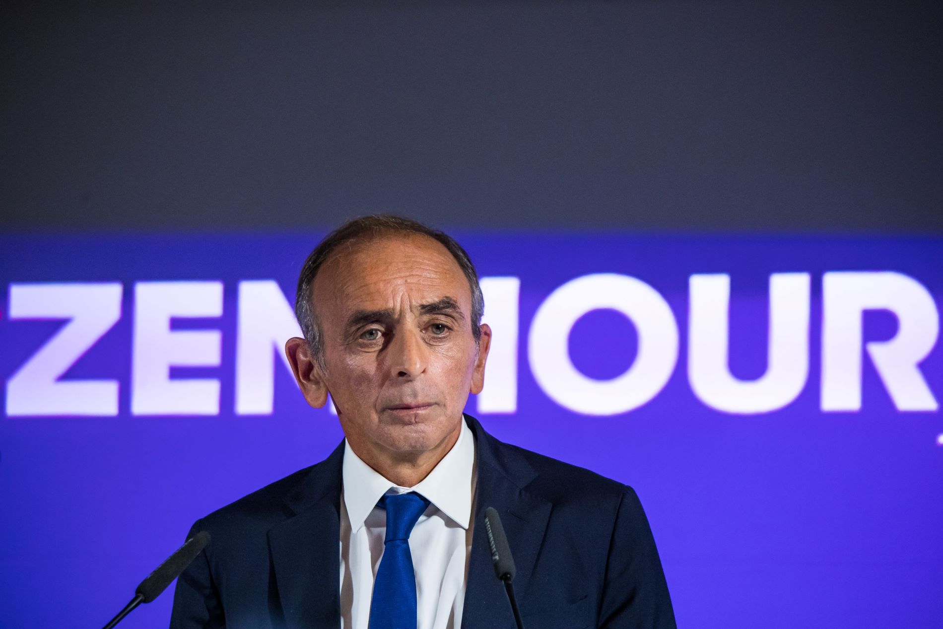Πρόστιμο στον Ζεμούρ για διασπορά ρατσιστικού μίσους