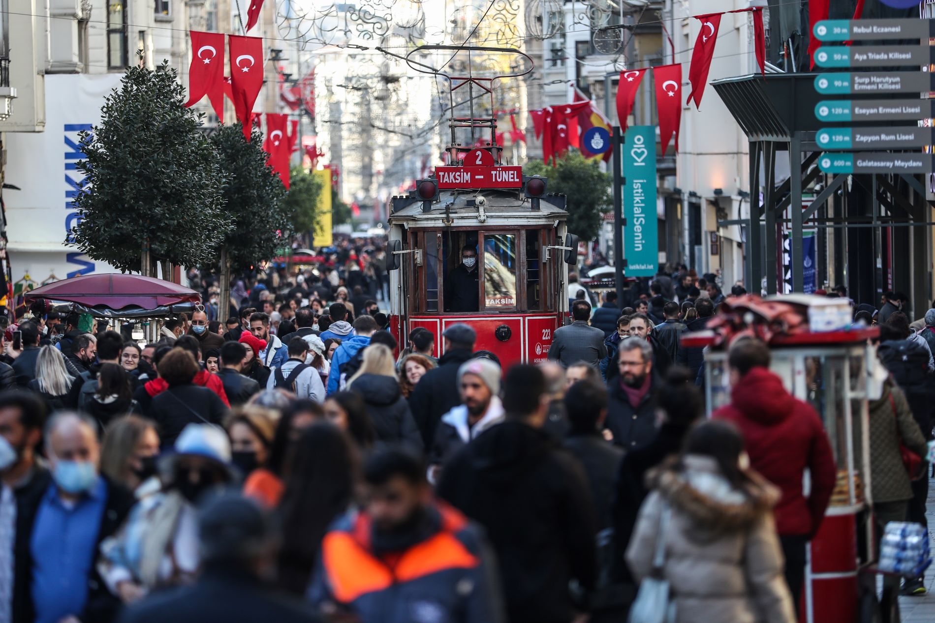 Τουρκία: Δαπάνησε 7,3 δισ. δολάρια τον Δεκέμβριο για να στηρίξει τη λίρα
