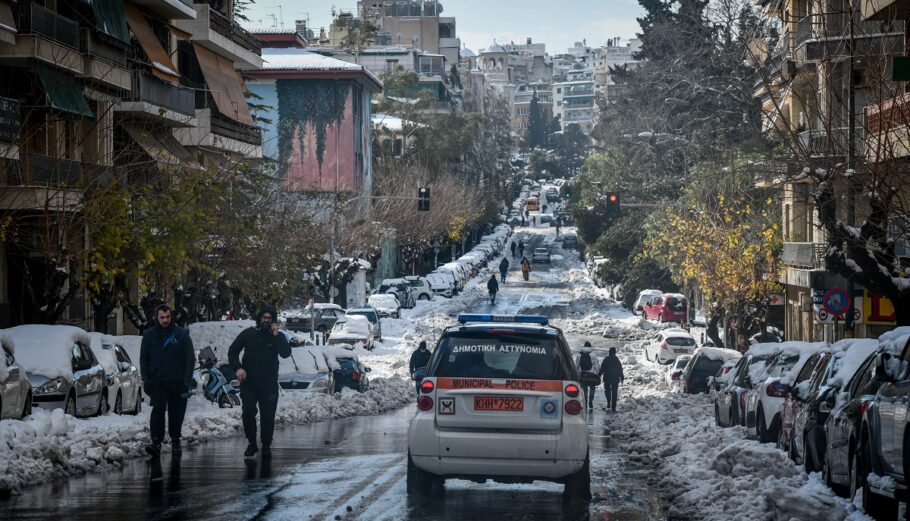 Το χιονισμένο κέντρο της Αθήνας © EUROKINISSI
