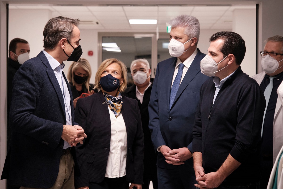 Ο Κυριάκος Μητσοτάκης επισκέφτηκε το νοσοκομείο Σωτηρία © ΔΤ