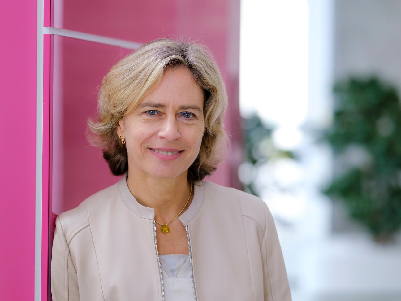 Deutsche Telekom: Επενδύσεις 3 δισ. στην Ελλάδα για δίκτυο οπτικών ινών