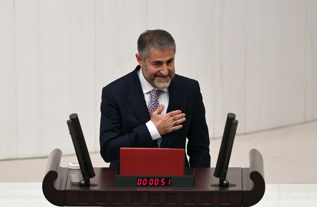 Νεμπατί: Ο υπουργός Οικονομικών του Ερντογάν στο κέντρο μιας θύελλας