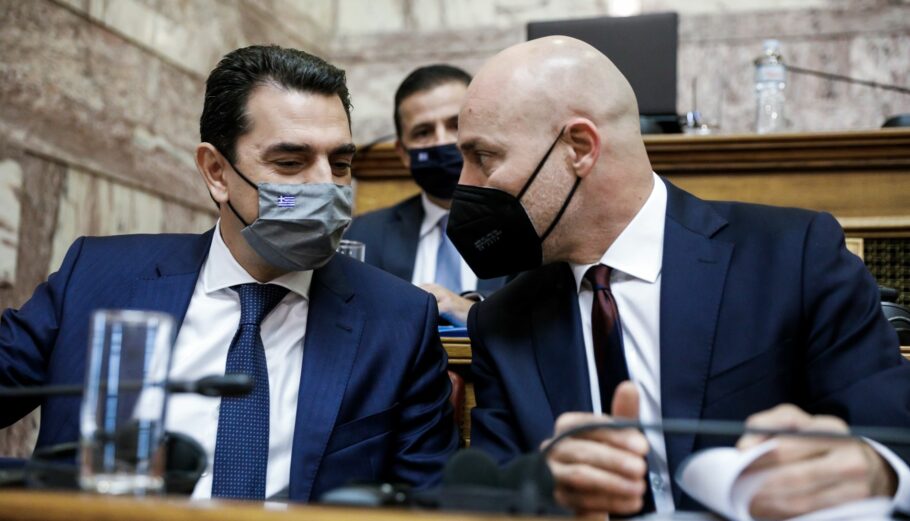 Ο Κ. Σκρέκας και ο Γ. Αμυράς ©Eurokinissi