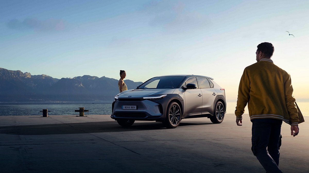 Το νέο αμιγώς ηλεκτρικό Toyota bZ4X εξοπλίζεται με σύστημα Steer-by-wire
