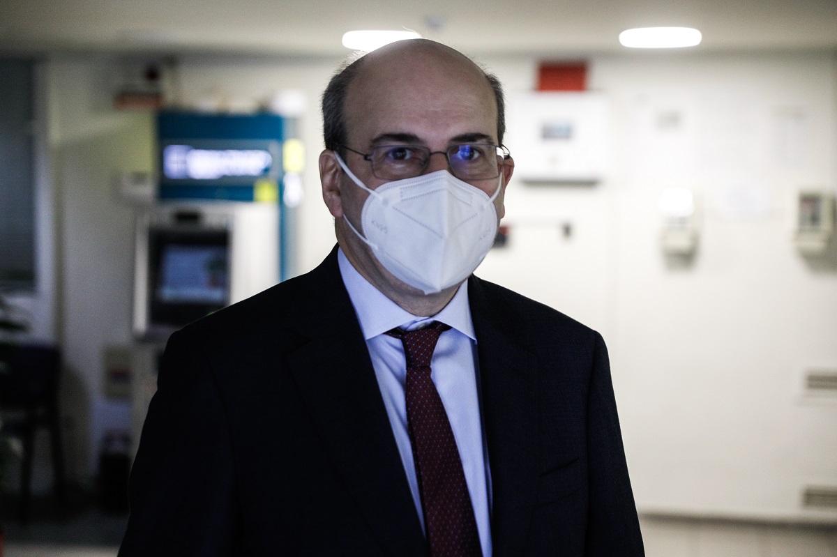 Χατζηδάκης: Ενθαρρύνουμε μπόνους και stock options στον ιδιωτικό τομέα