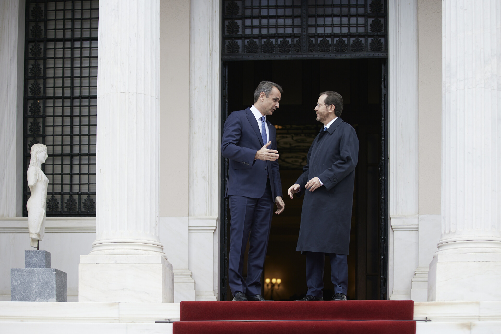 Καταδίκη της εισβολής στην Ουκρανία από Μητσοτάκη – Χέρτζογκ