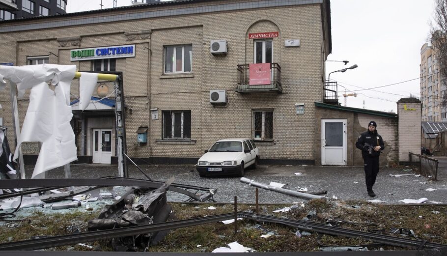 Καταστροφή στο Κίεβο από τη ρωσική εισβολή ©EPA/MIKHAIL PALINCHAK