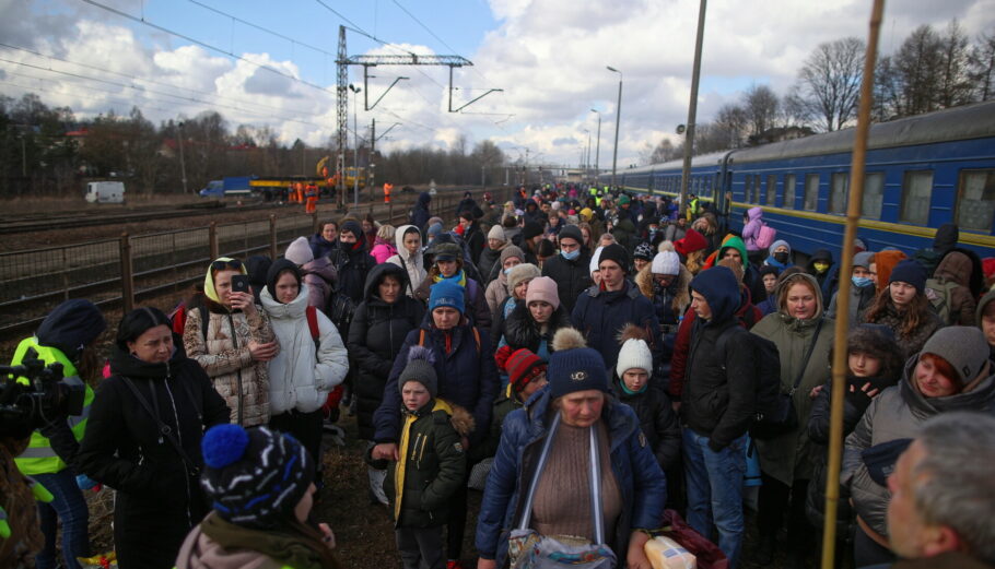 Ουκρανοί πρόσφυγες καταφθάνουν στην Πολωνία