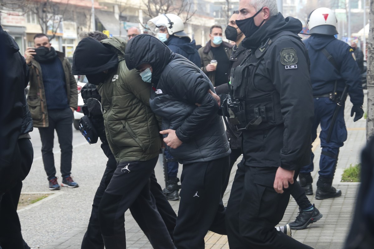 Δολοφονία 19χρονου: Προφυλακιστέοι άλλοι δύο εκ των συλληφθέντων