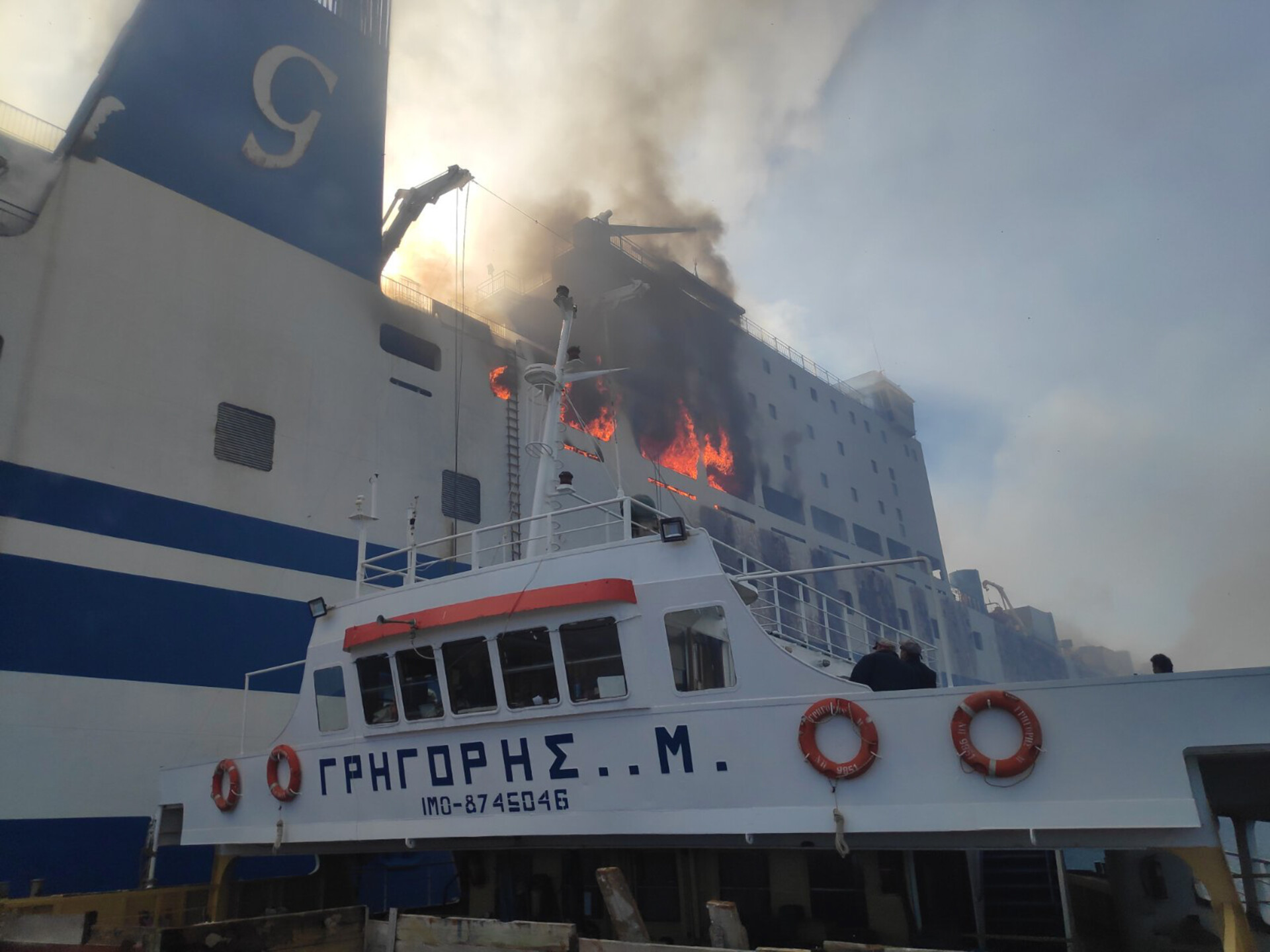 Φωτιά στο Euroferry Olympia / (ΠΥΡΟΣΒΕΣΤΙΚΗ ΥΠΗΡΕΣΙΑ/EUROKINISSI)