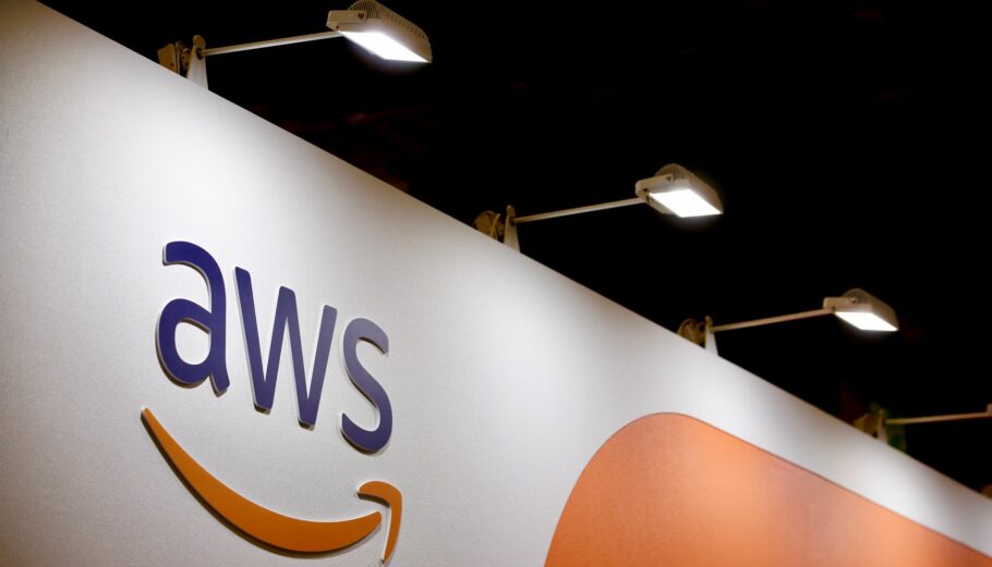 Amazon Web Services ©EPA/RITCHIE B. TONGO