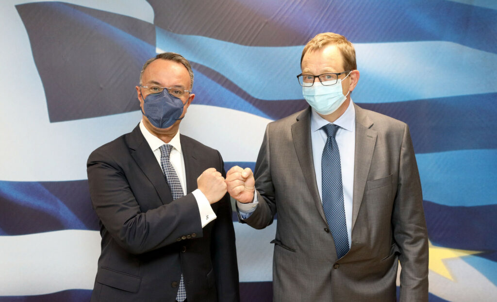 Ο Χρήστος Σταϊκούρας και ο Αντιπρόεδρος της Ευρωπαϊκής Τράπεζας Επενδύσεων αρμόδιος για την Ελλάδα Christian Kettel Thomsen © ΔΤ