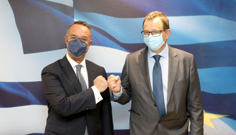 Ο Χρήστος Σταϊκούρας και ο Αντιπρόεδρος της Ευρωπαϊκής Τράπεζας Επενδύσεων αρμόδιος για την Ελλάδα Christian Kettel Thomsen © ΔΤ