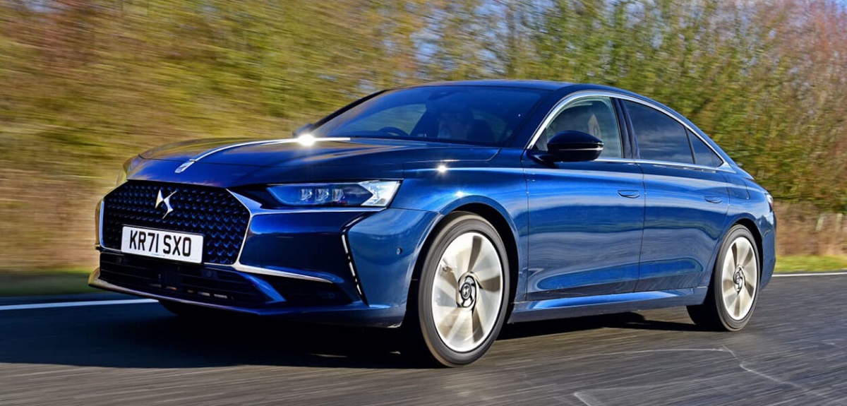 Οδηγούμε τη νέα πολυτελή DS 9