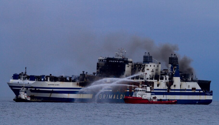 Φωτιά στο Euroferry Olympia © EUROKNISSI