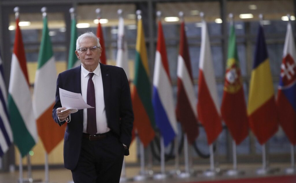 Μπορέλ: Υποστήριξη στους υπερασπιστές των ανθρωπίνων δικαιωμάτων
