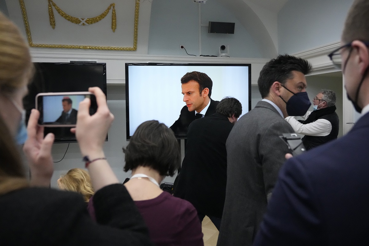Μακρόν: Ο διάλογος με τη Ρωσία είναι εγγύηση ασφαλείας για την Ευρώπη