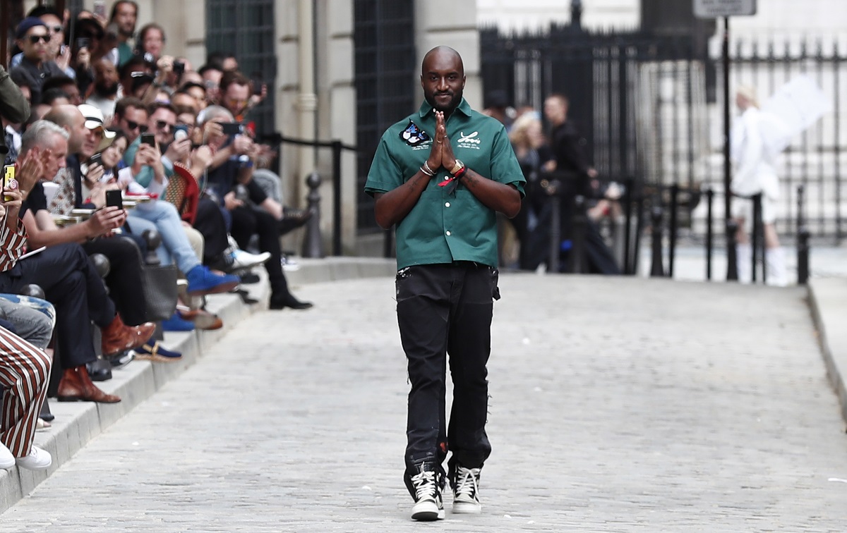 Ο Αμερικανός σχεδιαστής Virgil Abloh © EPA/IAN LANGSDON