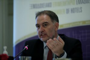 Ξενοδοχεία Αθήνας: Έκοψαν ταχύτητα τον Μάρτη λόγω πολέμου, ζητούν πλαφόν στις κλίνες