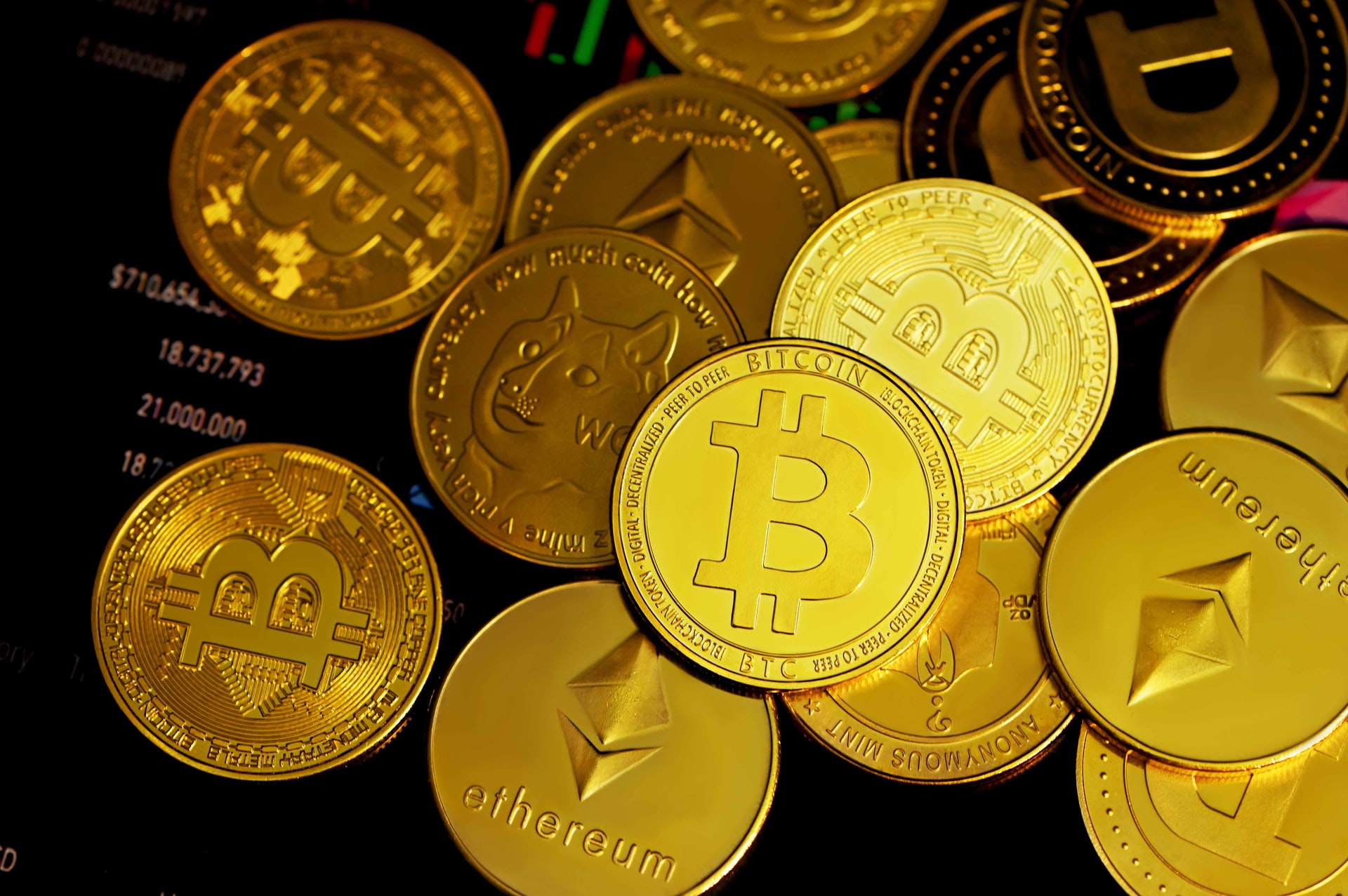 Κρυπτονομίσματα: Προς κέρδη οδεύουν Bitcoin και Ethereum