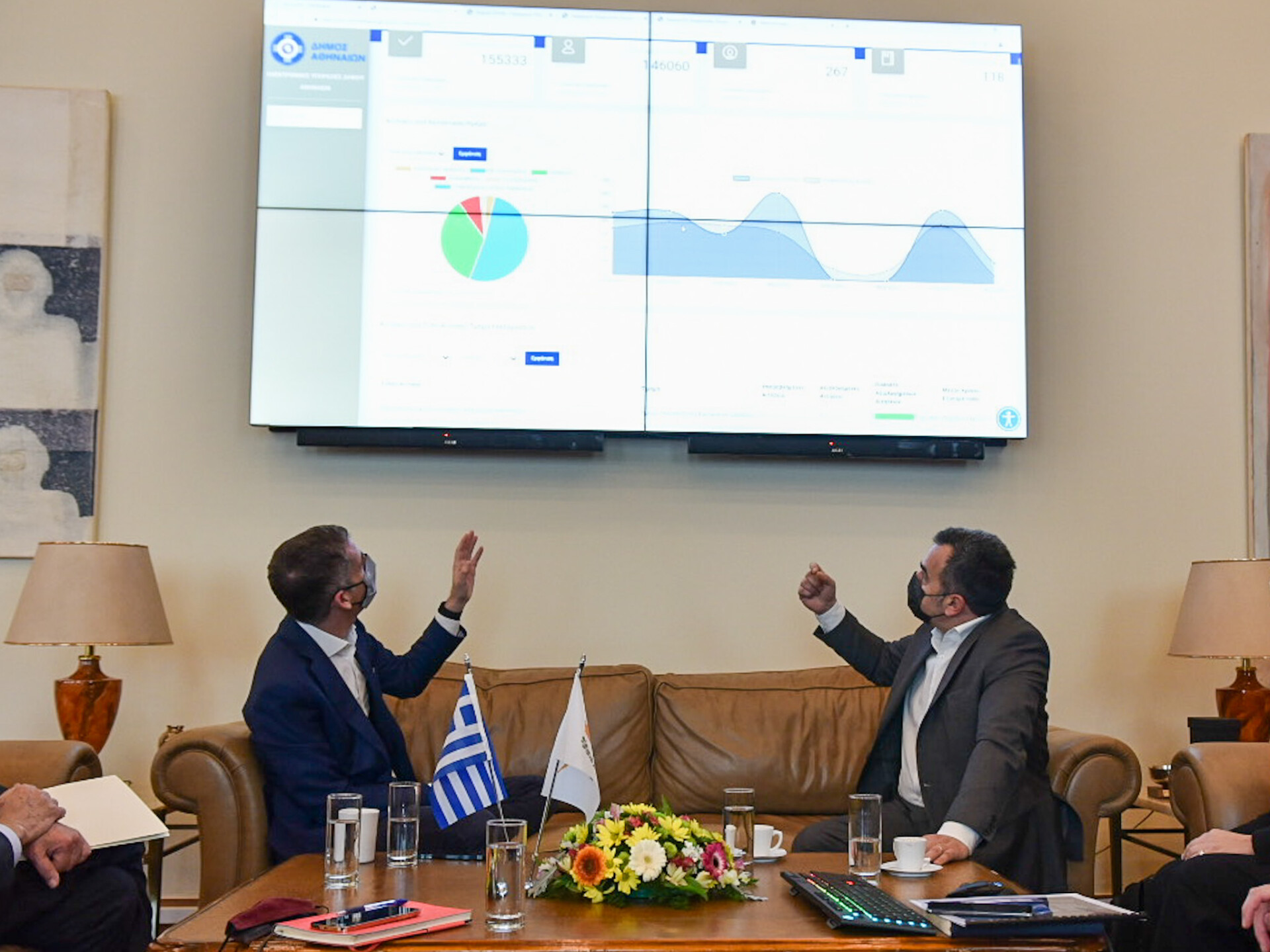 Οι Δήμαρχοι Αθηναίων, κ. Κώστας Μπακογιάννης και Λευκωσίας, κ. Κωνσταντίνος Γιωρκάτζης © Δήμος Αθηναίων