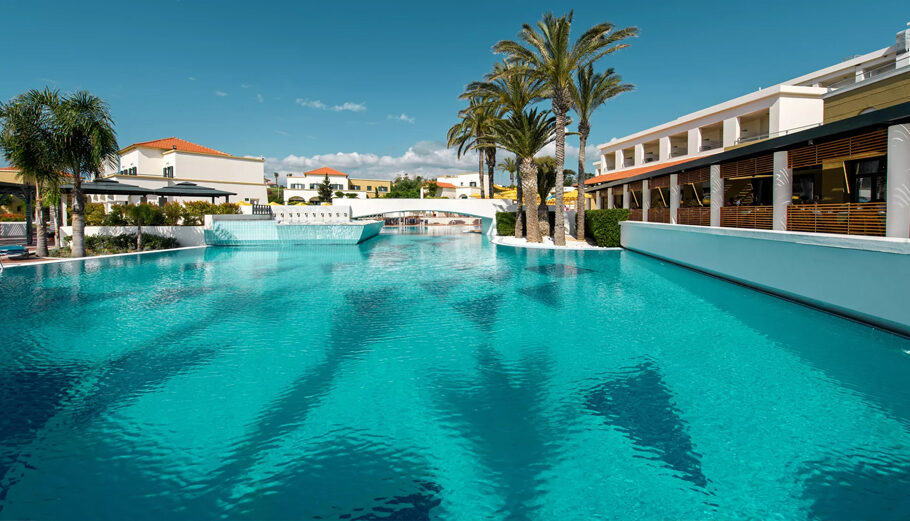 To Mitsis Rodos Maris Resort & Spa. Ένα από τα υπερπολυτελή θέρετρα του Ομίλου Μήτση στη Ρόδο © mitsishotels.reserve-online.net/