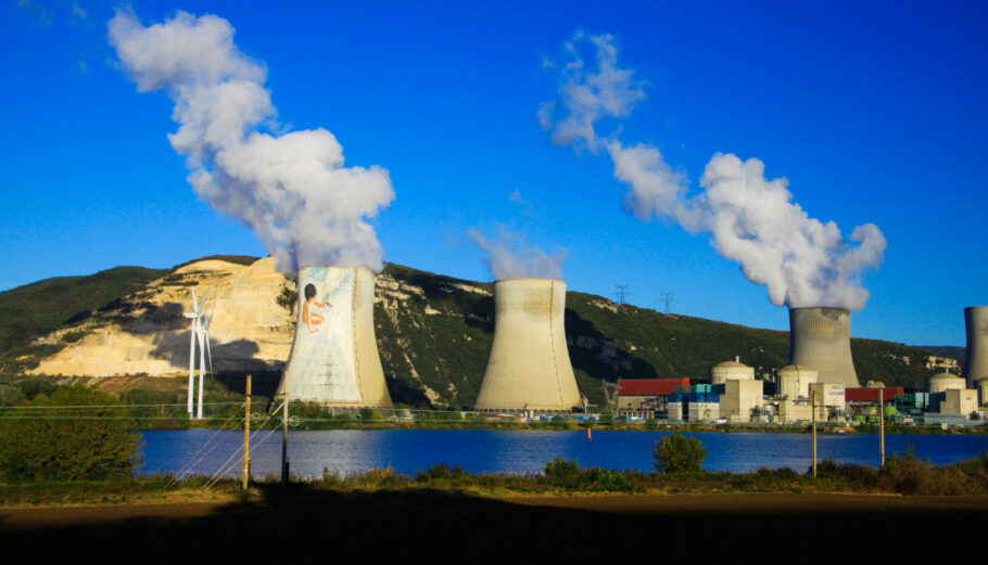 Σταθμός παραγωγής πυρηνικής ενέργειας στη γαλλική πόλη Cruas © 123rf