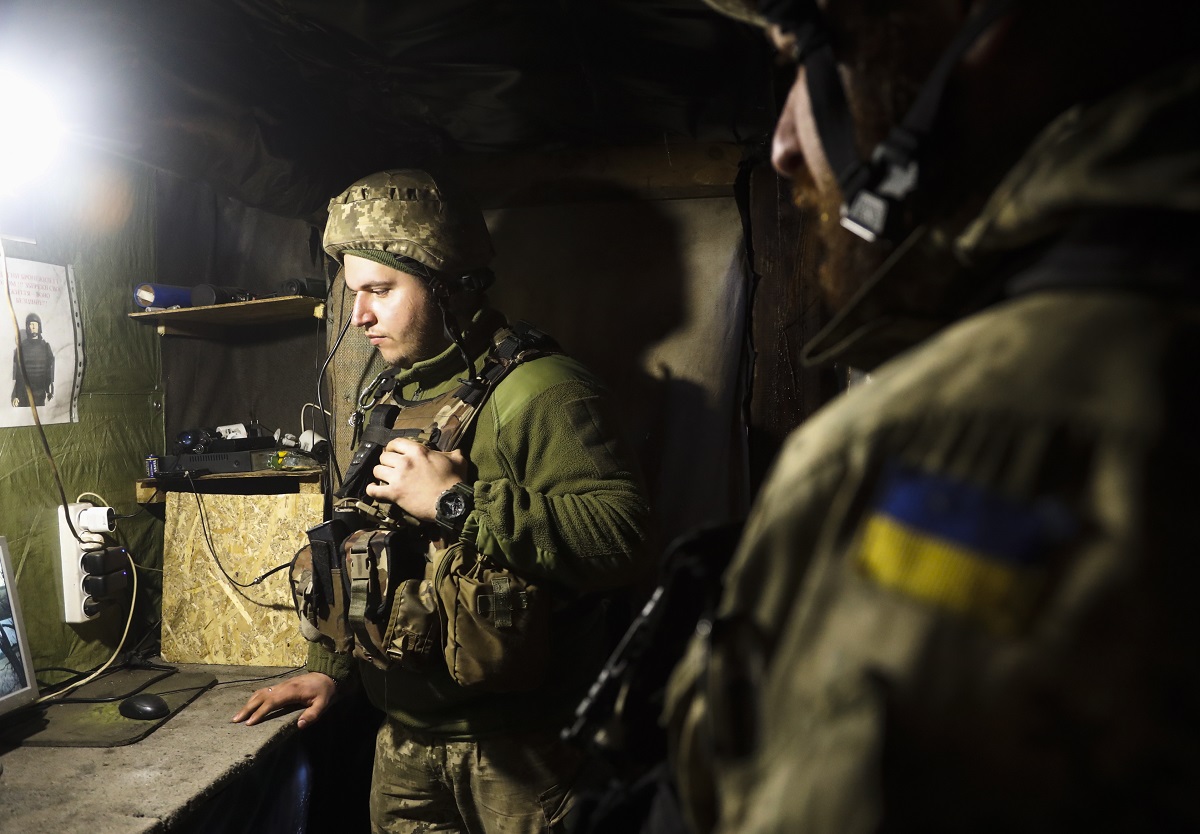 Ουκρανοί στρατιώτες © EPA/ZURAB KURTSIKIDZE