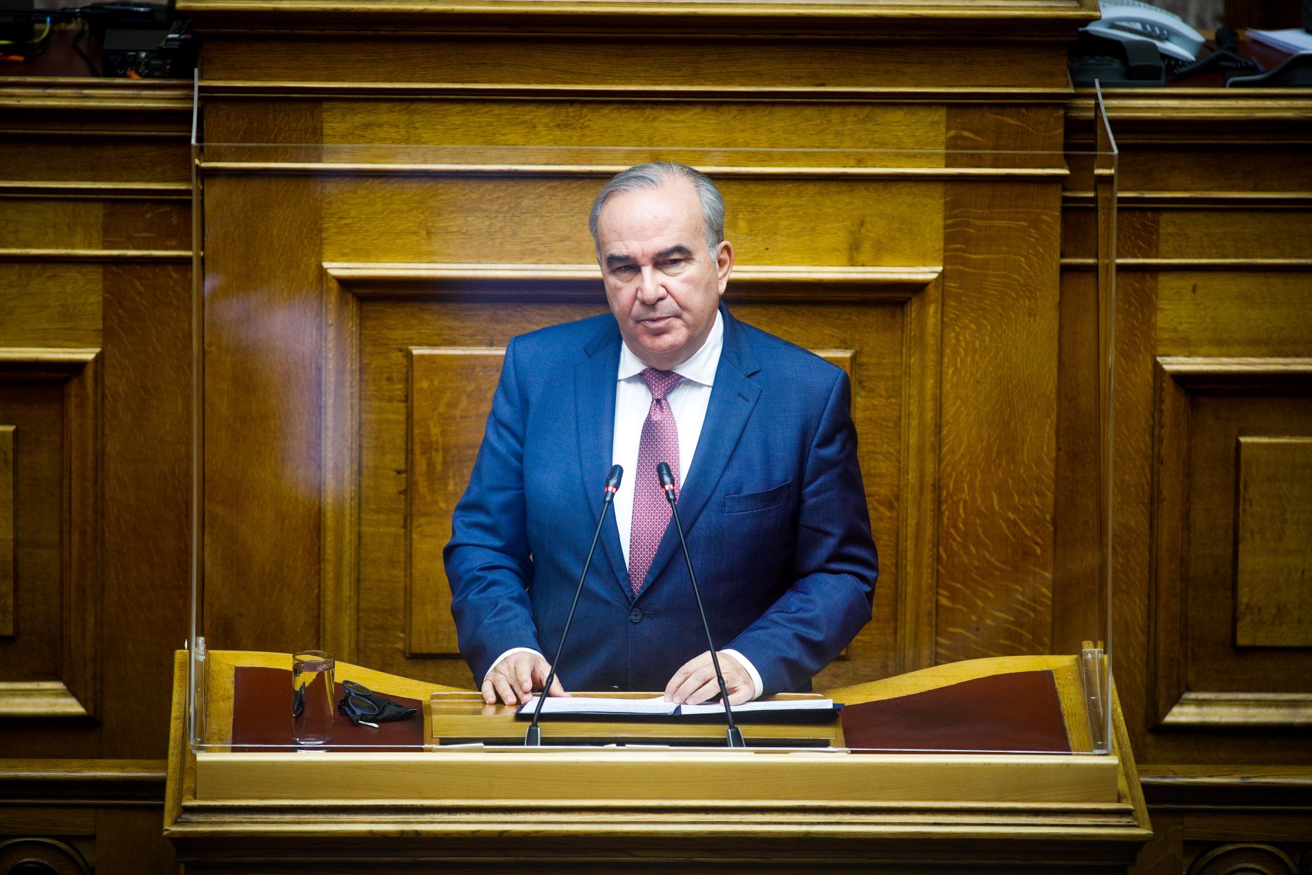 Παπαθανάσης: Θα υπάρξουν μειώσεις 60-80% στα τιμολόγια ρεύματος