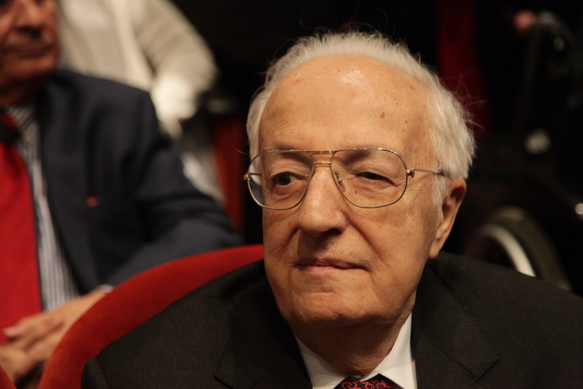 Δημοσία δαπάνη και με τιμές Αρχηγού Κράτους η κηδεία Σαρτζετάκη