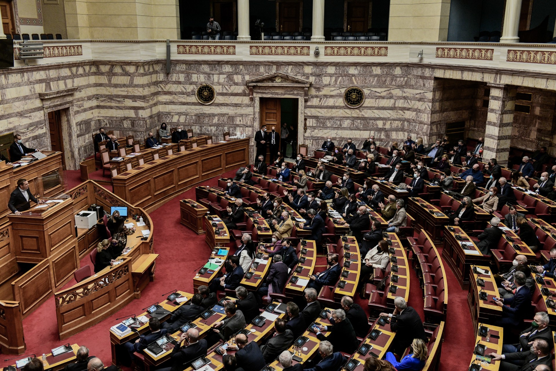 O Αλέξης Τσίπρας στο βήμα της Βουλής κατά τη συζήτηση στην Ολομέλεια για την πρόταση δυσπιστίας © Eurokinissi