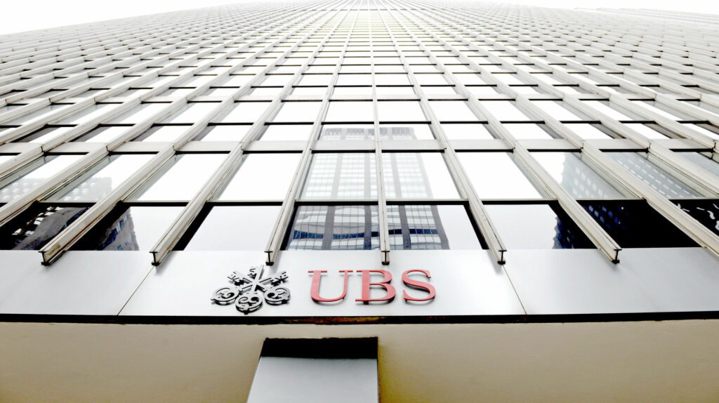 UBS: Η Ευρώπη έχει αφήσει πίσω της τα χειρότερα – Επιβράδυνση στις ΗΠΑ