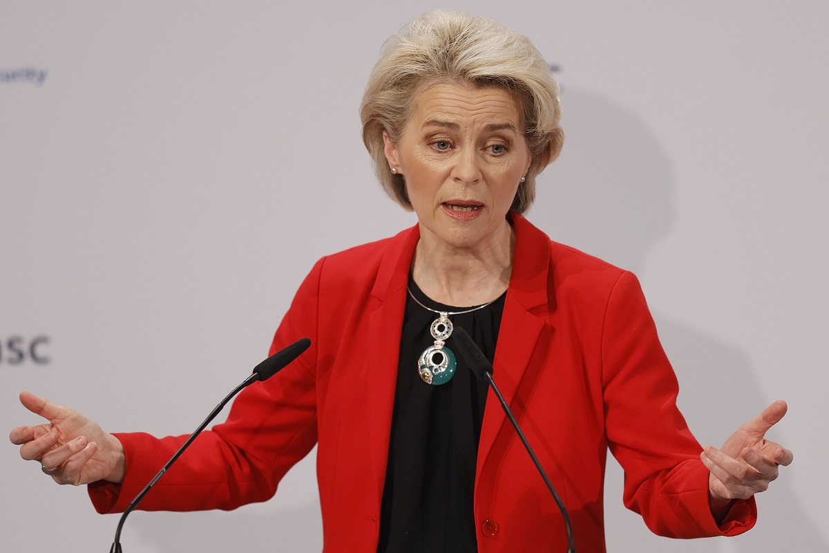 Η πρόεδρος της Ευρωπαϊκής Επιτροπής Ούρσουλα φον ντερ Λάιεν © EPA/RONALD WITTEK