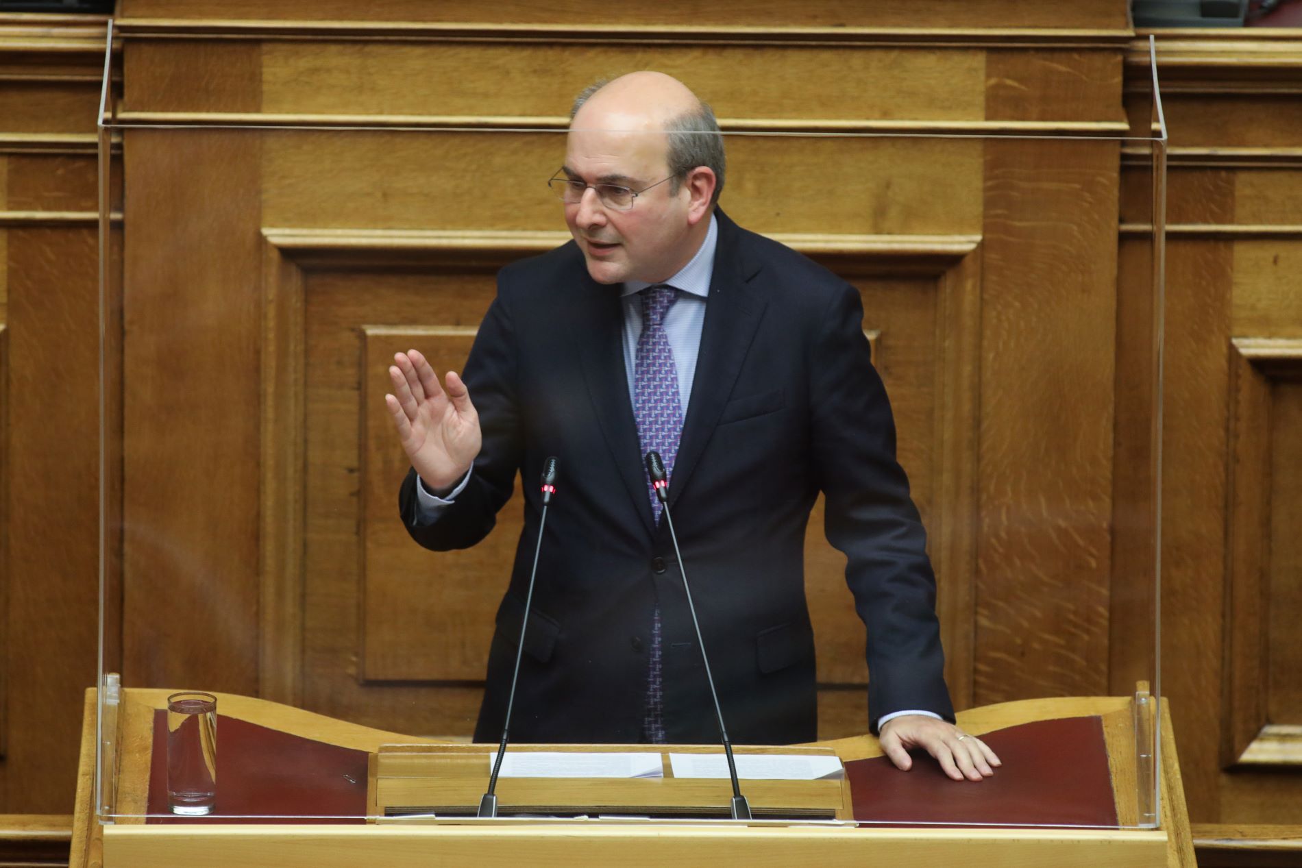 Υπ. Εργασίας: Το πρώτο νομοσχέδιο που κατατίθεται στη Βουλή τον Σεπτέμβριο