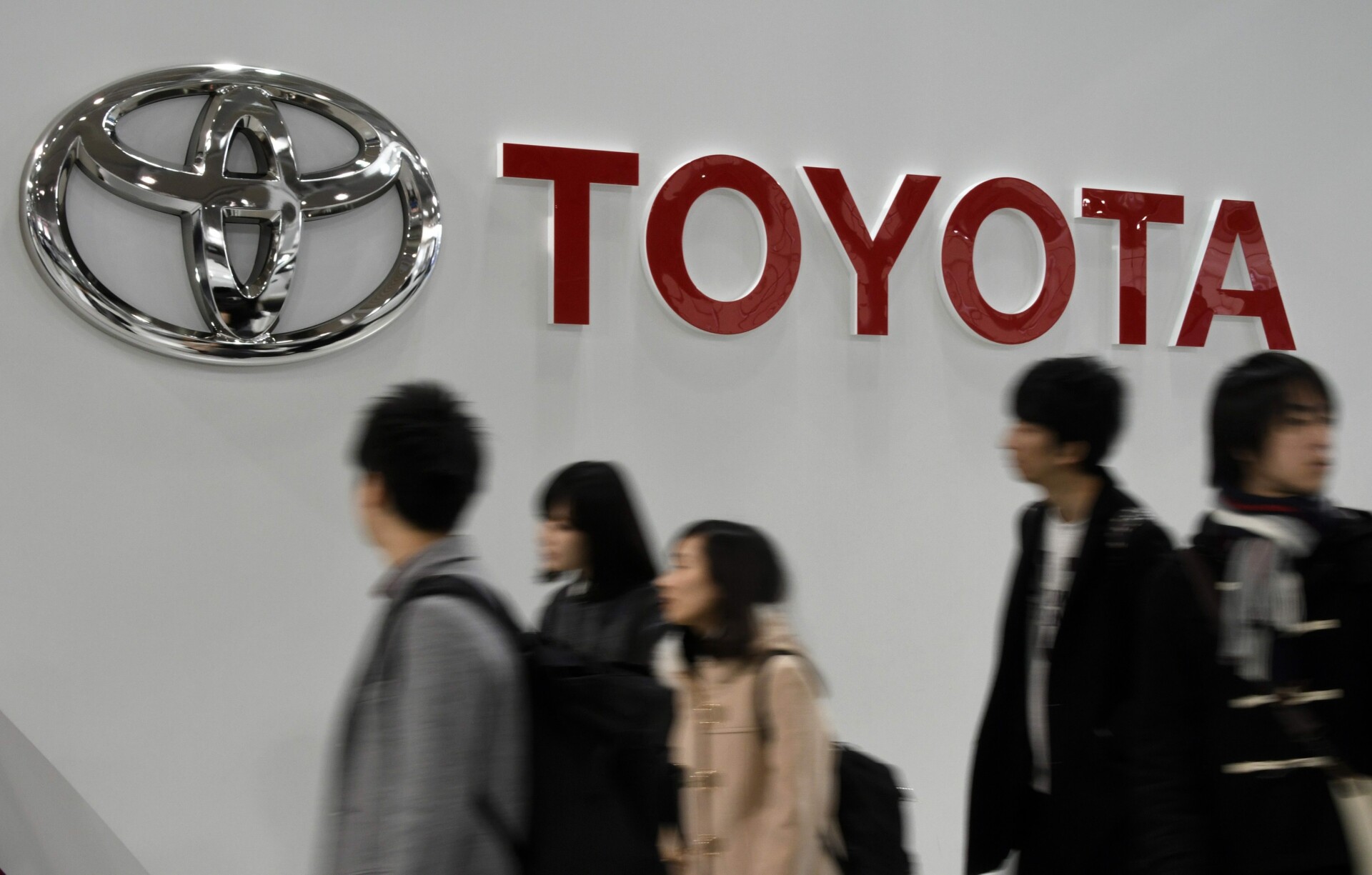 Toyota © EPA/FRANCK ROBICHON