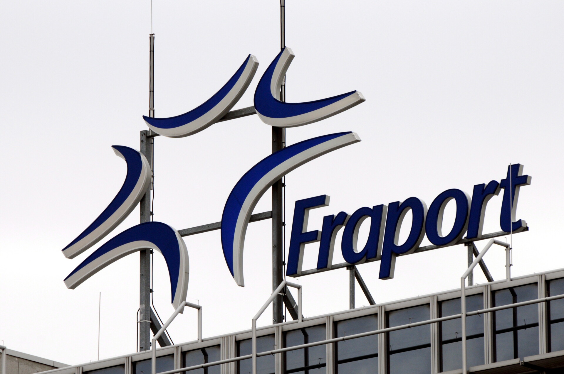 Fraport © EPA/MAURITZ ANTIN