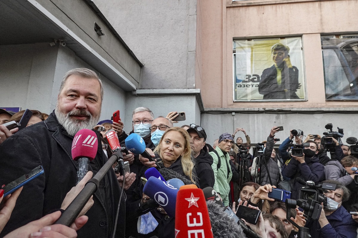 Ο διευθυντής της Novaya Gazeta Ντμίτρι Μουράτοφ © EPA/MAXIM SHIPENKOV