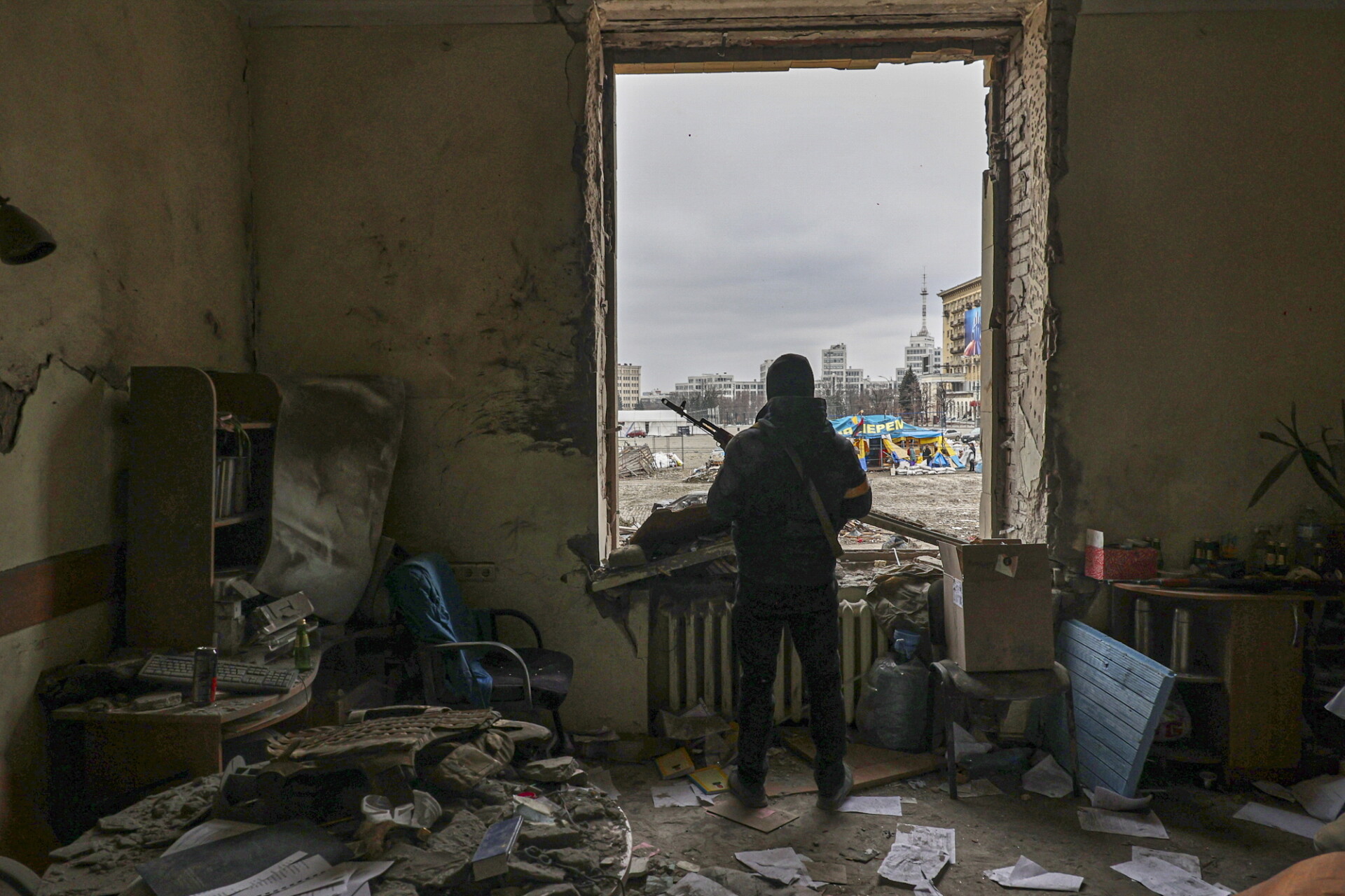 Στρατιωτικές δυνάμεις στην Ουκρανία © EPA/SERGEY KOZLOV