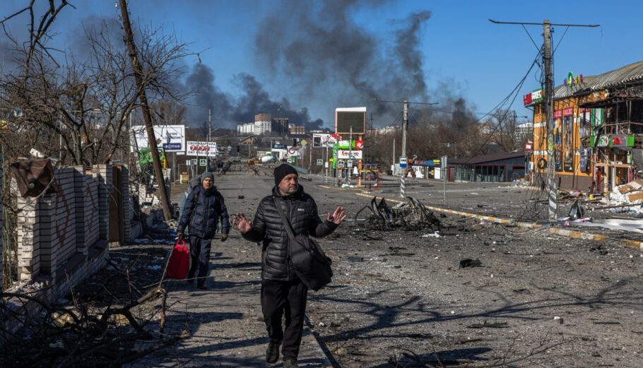 Βομβαρδισμοί στην Ουκρανία © EPA/ROMAN PILIPEY