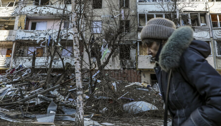 Συντρίμμια μετά από βομβαρδισμούς των ρωσικών δυνάμεων © EPA/MIGUEL A. LOPES