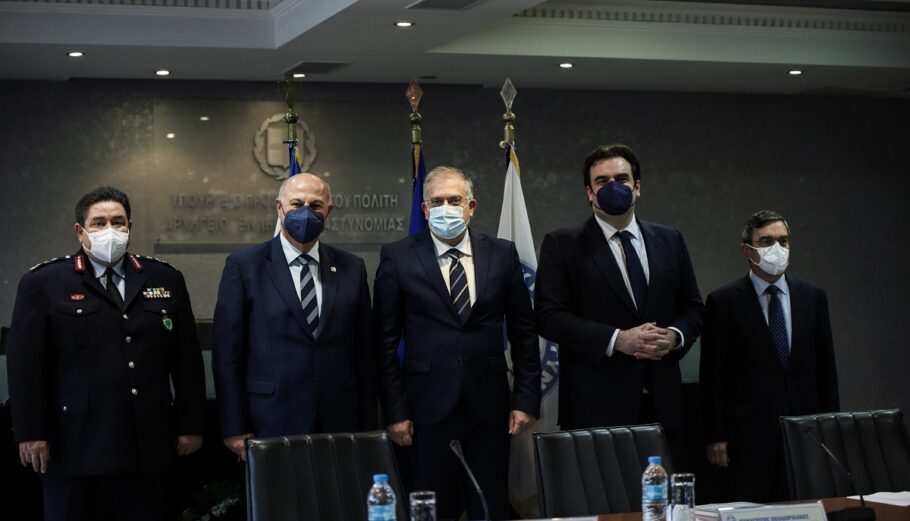 Οι αρμόδιοι υπουργοί ανακοίνωσαν την ψηφιακή επίδοση των εγγράφων © Eurokinissi