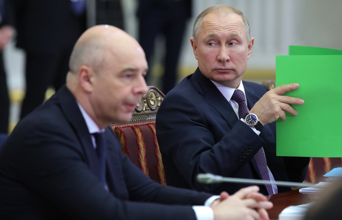 Ο Αντόν Σιλουάνοφ και ο Βλαντιμίρ Πούτιν © EPA/MICHAEL KLIMENTYEV / SPUTNIK / KREMLIN POOL MANDATORY CREDIT