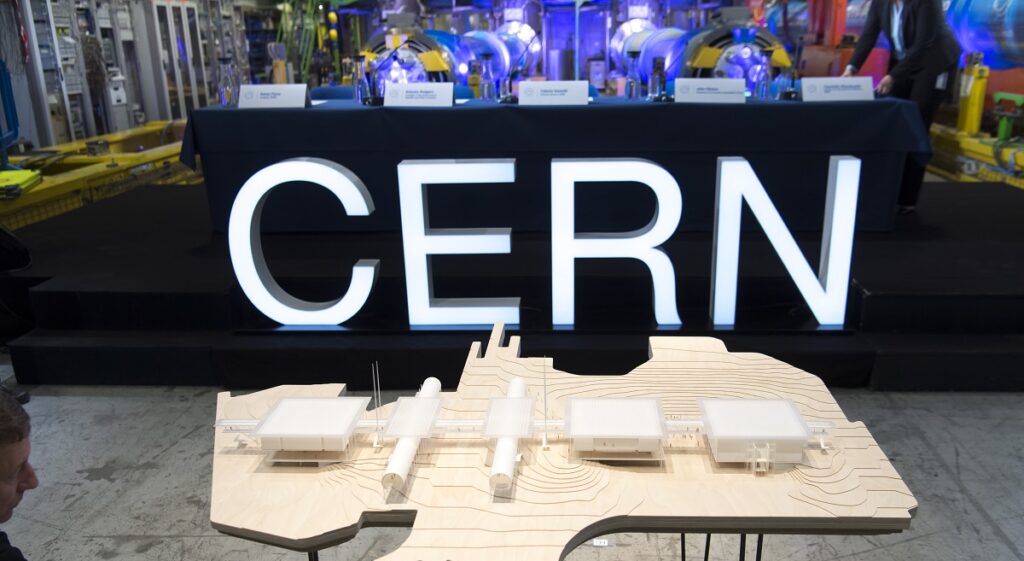 CERN: Παγώνει τις συνεργασίες του με τη Ρωσία