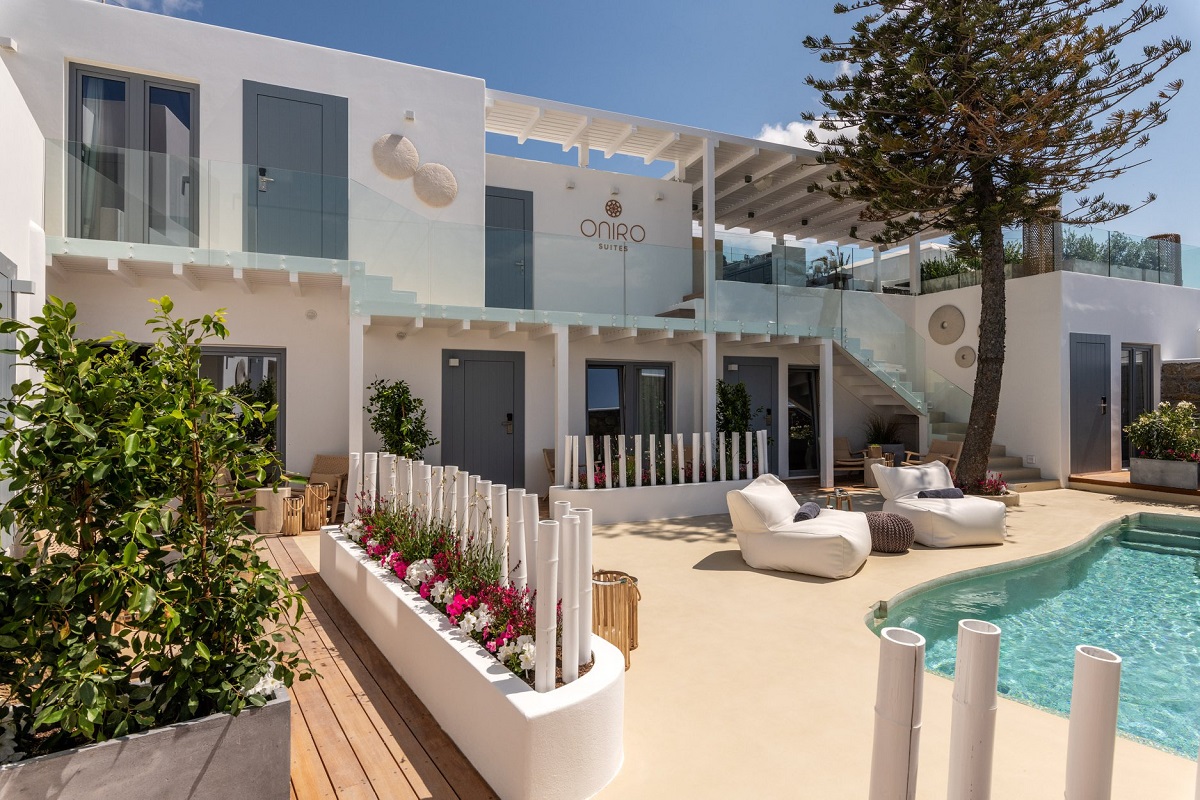 Oniro Hotels Group©facebook.com/onirosuitesmykonos