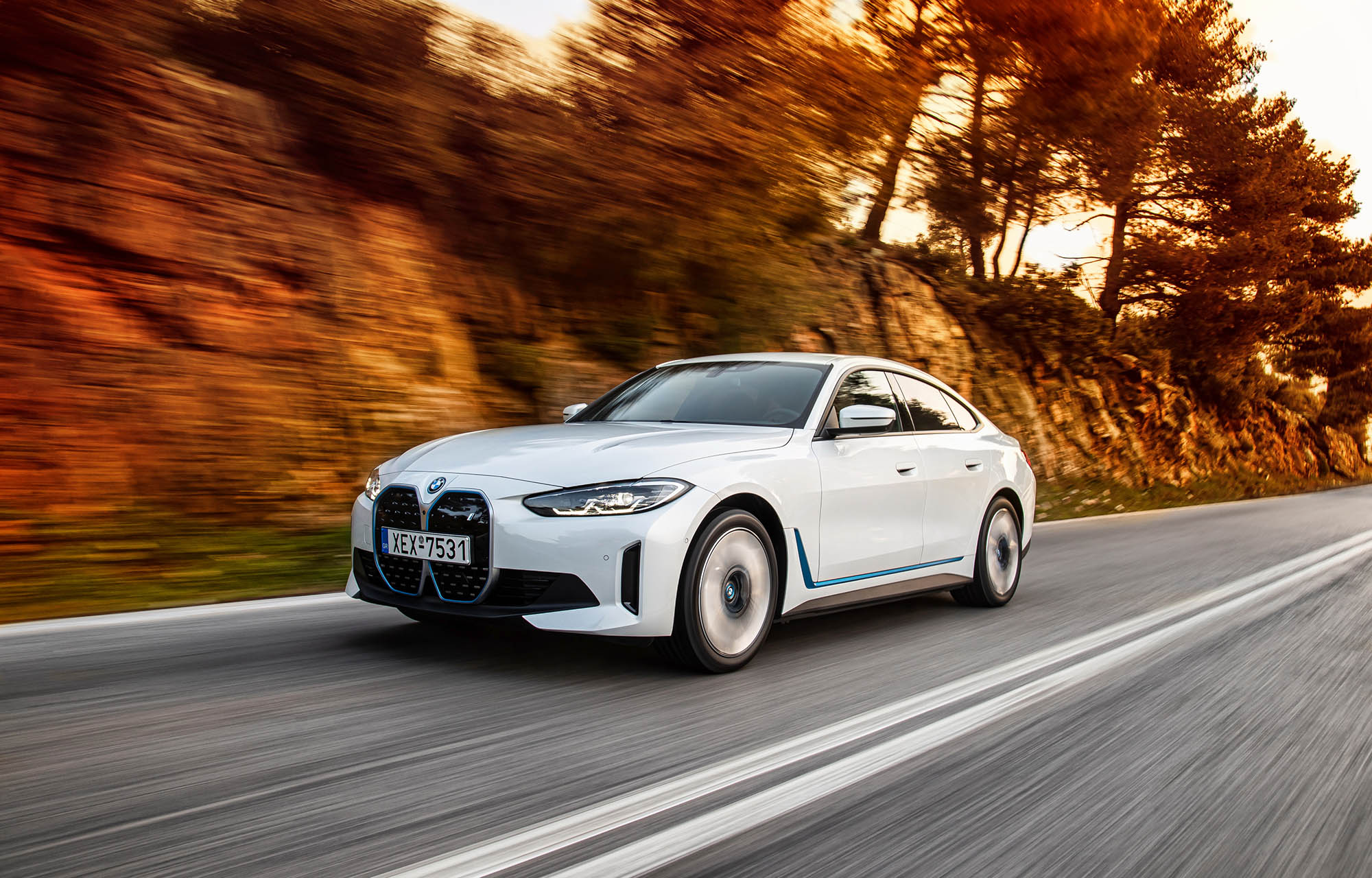 Οδηγούμε την BMW i4 στην Ελλάδα